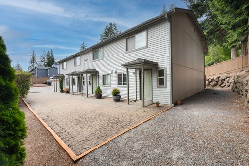 Lovely Townhome in 4 plex in the heart of Aurora Village – photo 1