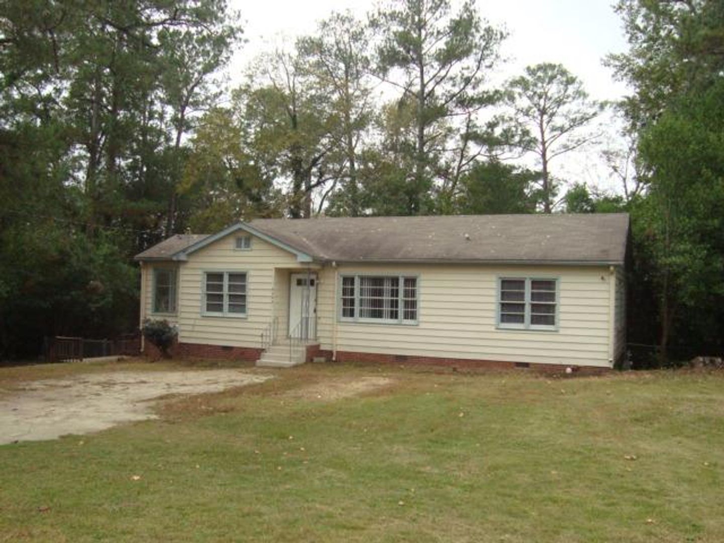 Columbus House: 4344 Fay Dr