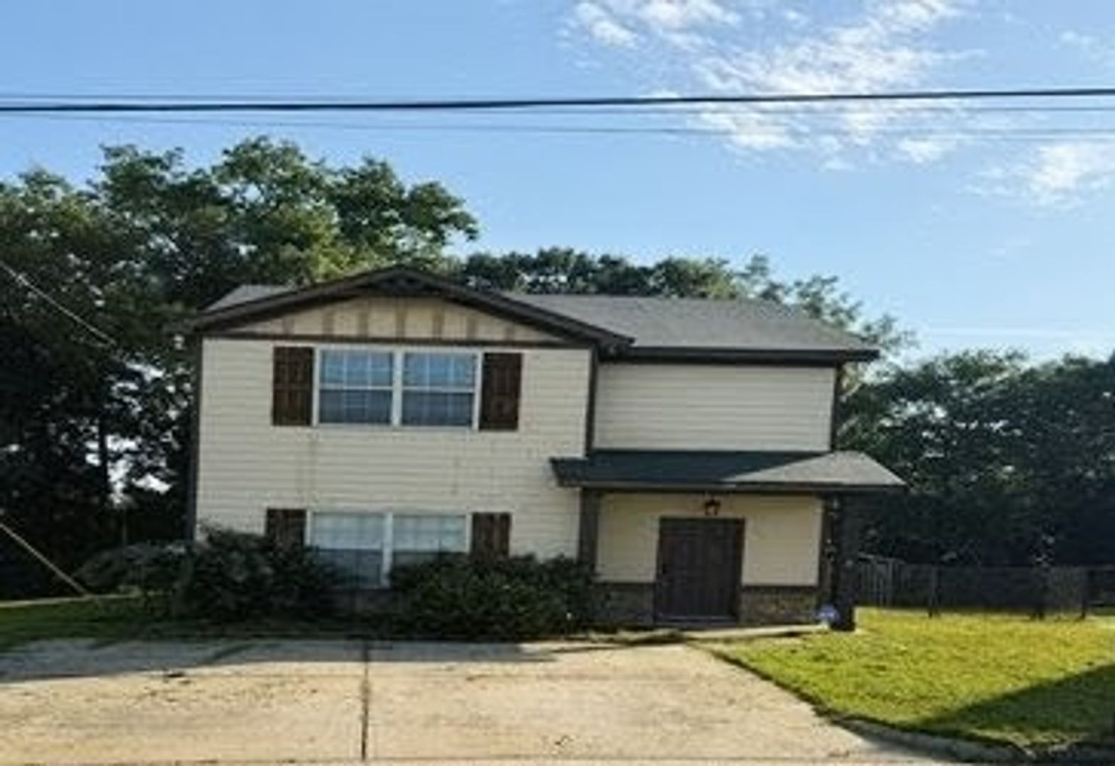 Phenix City House: 20 Mill Pond Ct