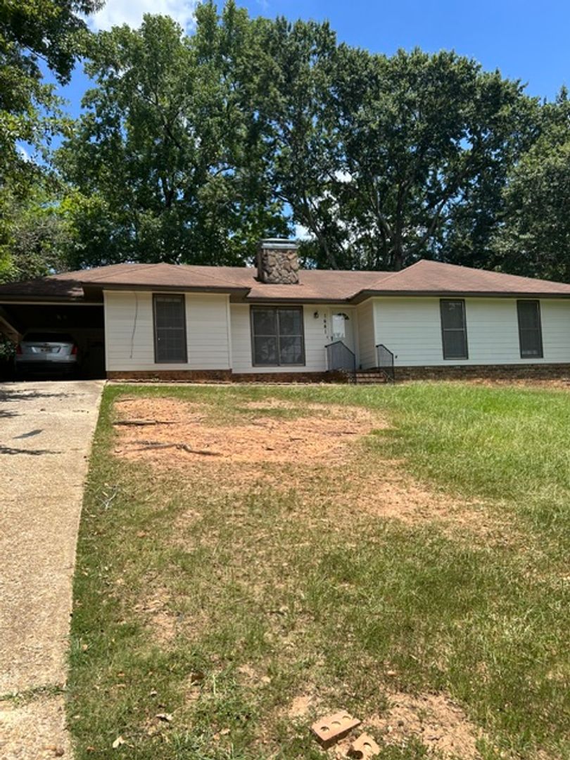 Columbus House: 1441 Autumnridge Drive