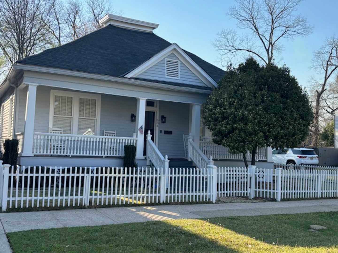 Columbus House: 605 2nd Ave