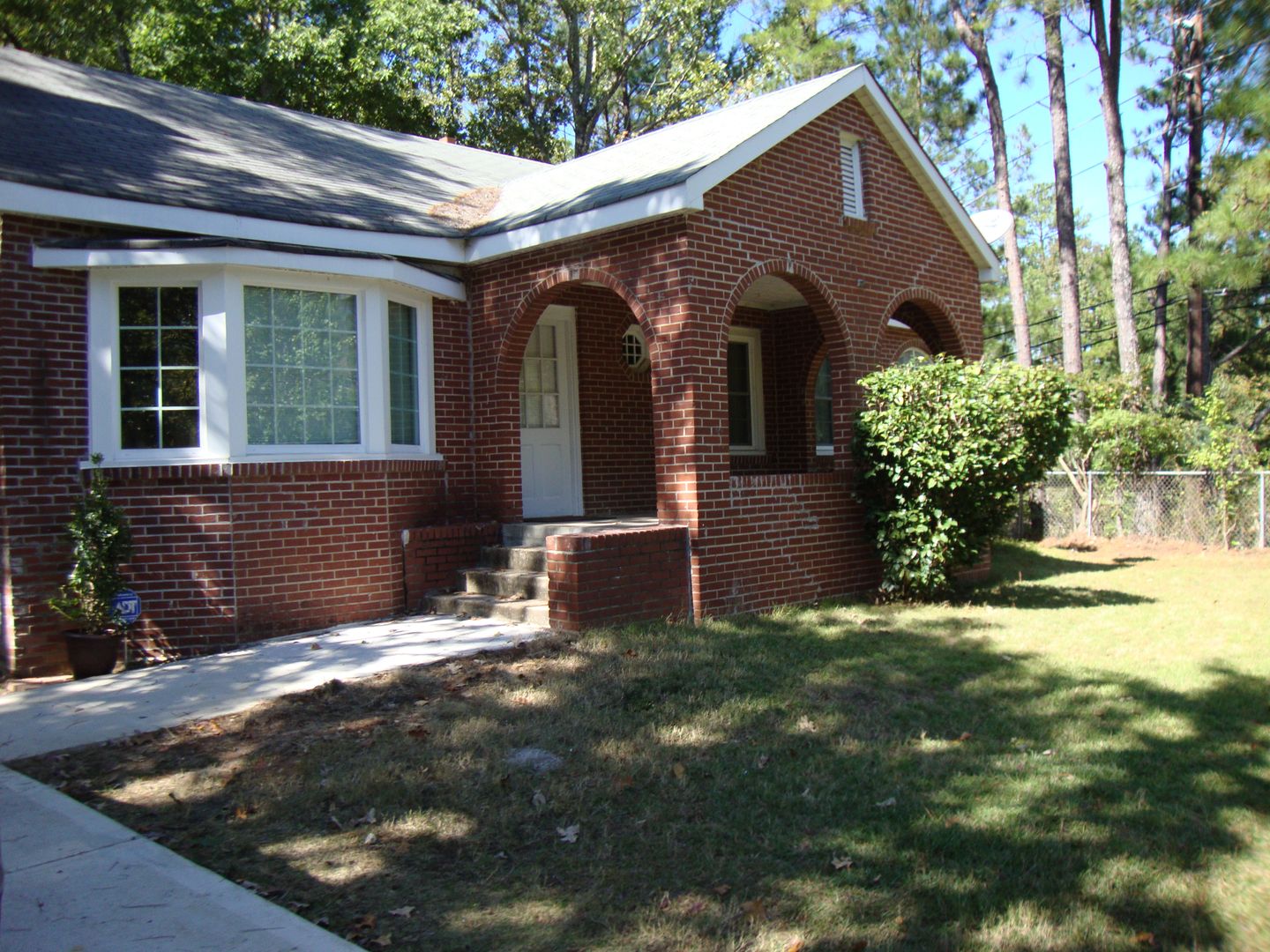 Columbus House: 636 Double Churches Road