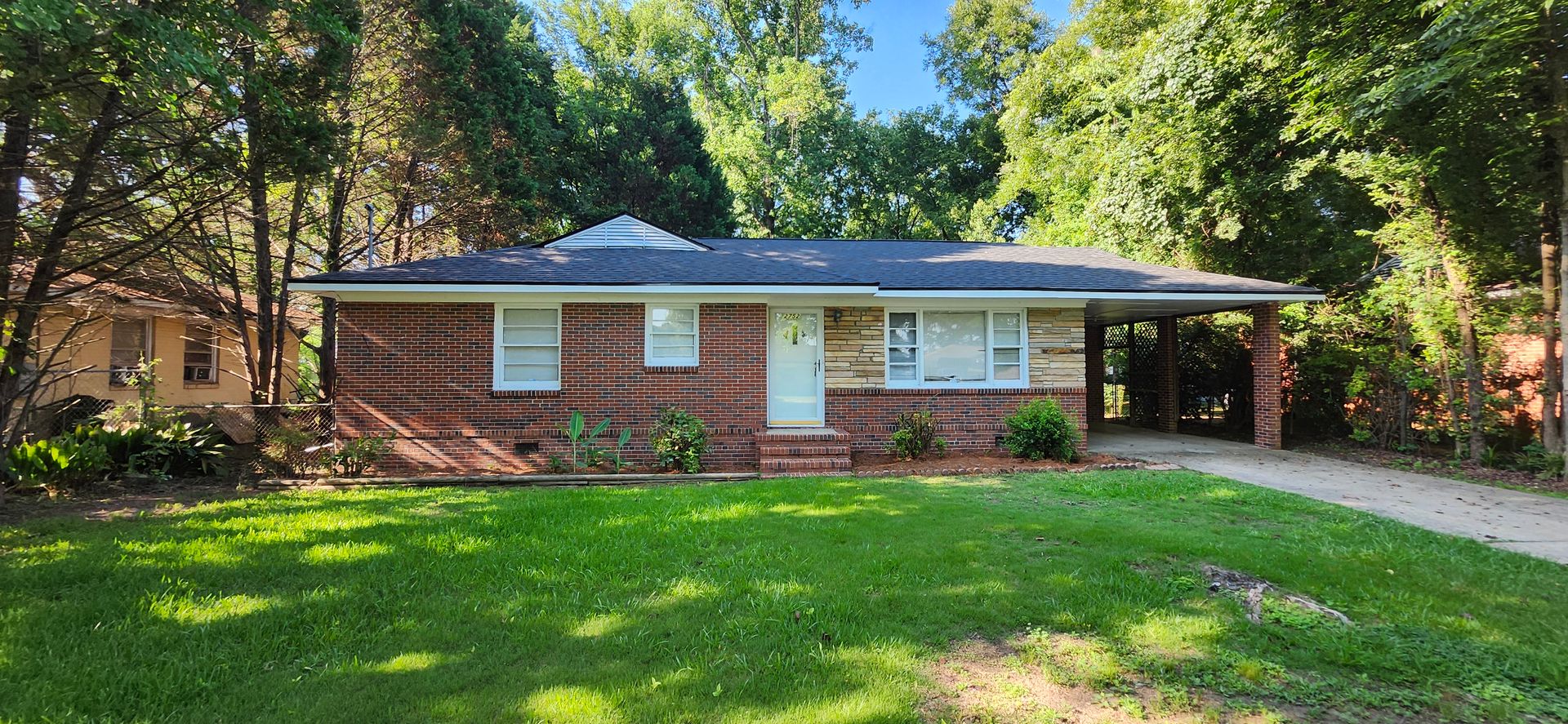 Columbus House: 2752 Hawthorne Dr