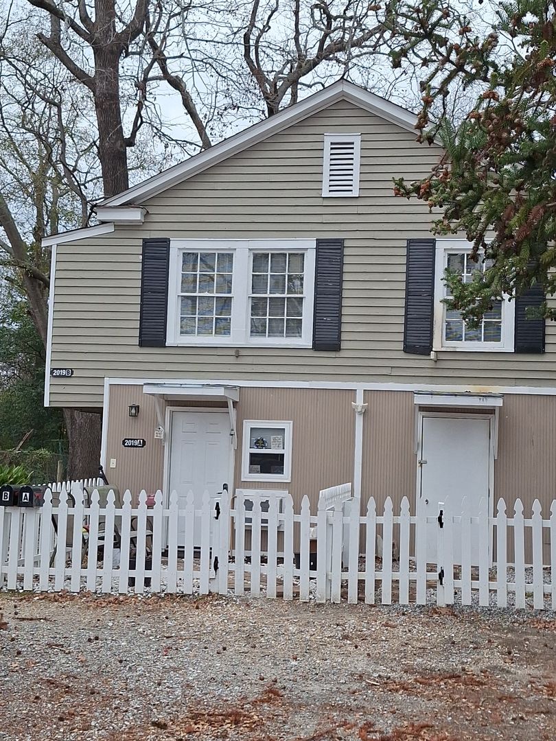 Columbus Apartment: 2019 15th Ave