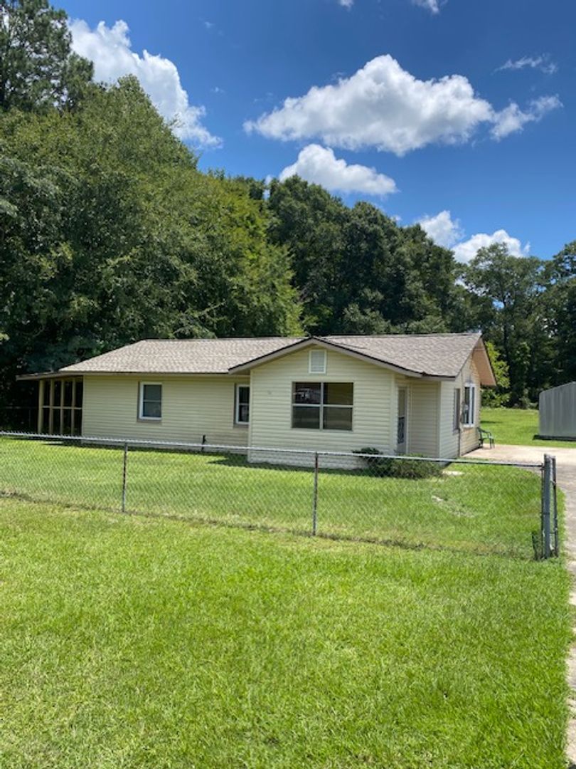 Fort Mitchell House: 15 Bradley Rd.