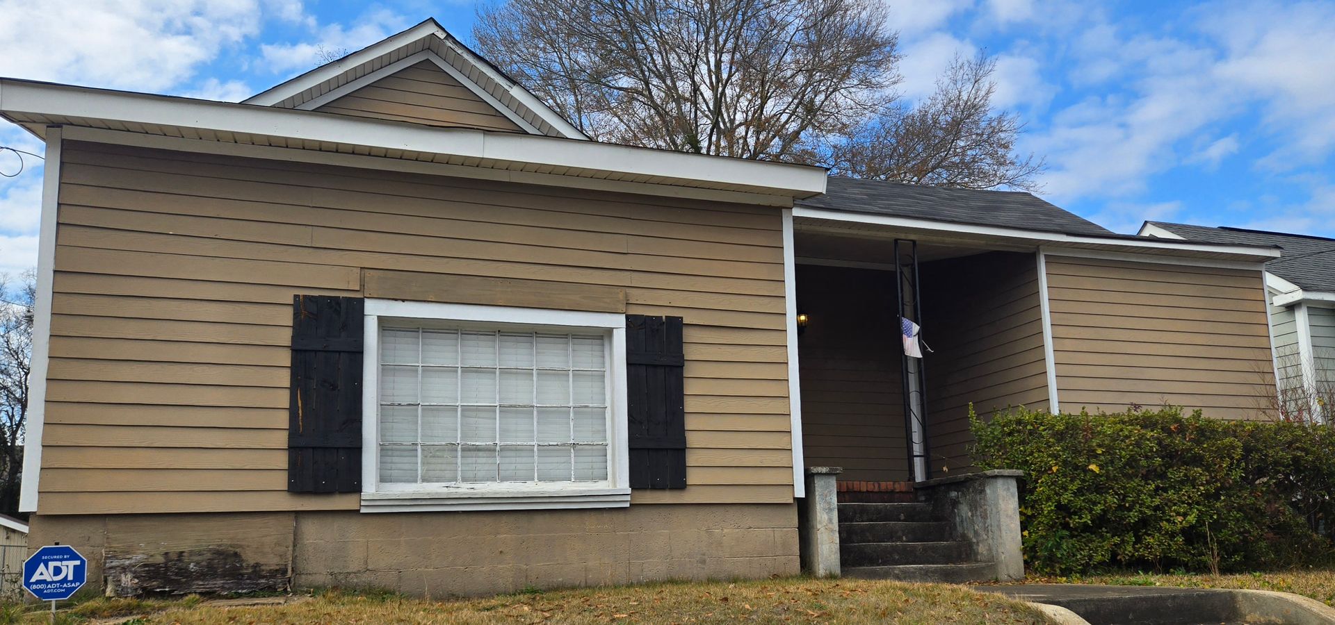 Columbus House: 4123 2nd Avenue