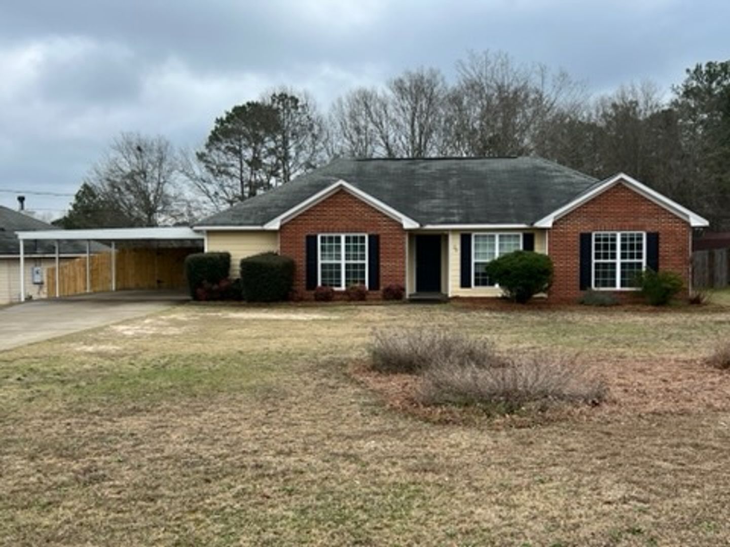 Phenix City House: 20 Lee Road 530