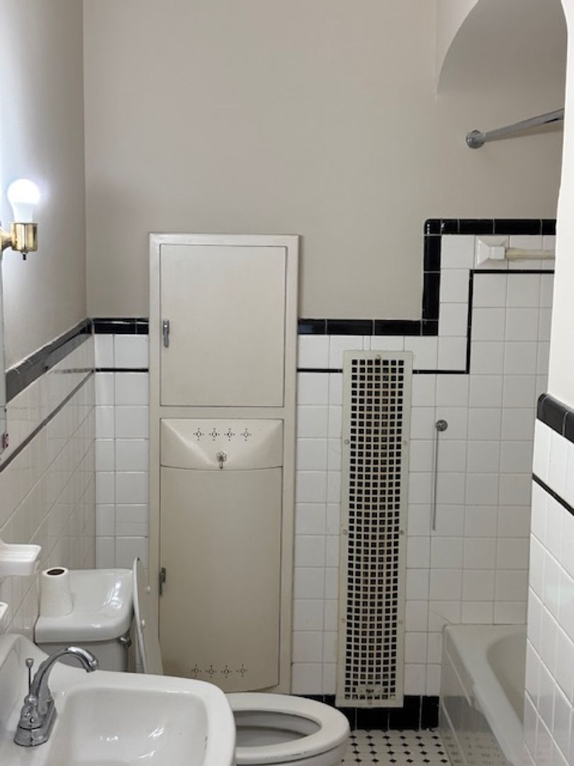 Columbus Apartment: 1600 Boulevard Street