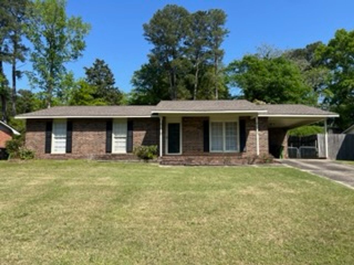 Columbus House: 5402 Grady Dr