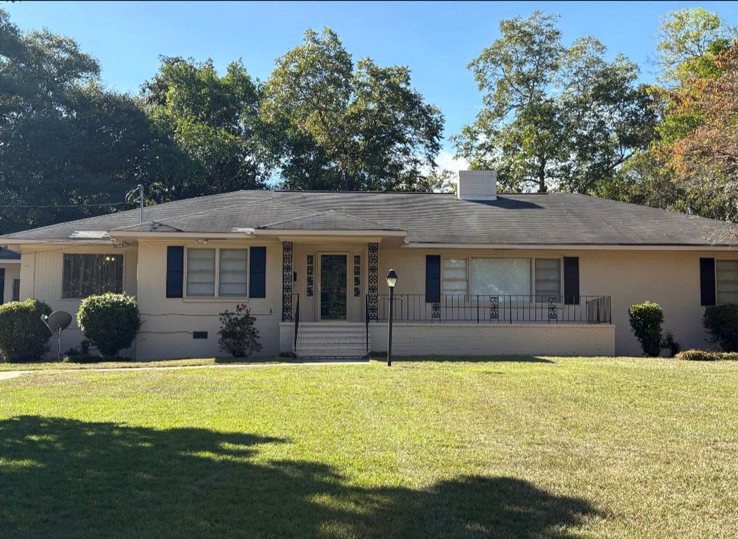 Columbus House: 1515 Iris Drive