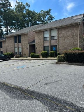 All brick two story townhouse in Westover Glenn – photo 1