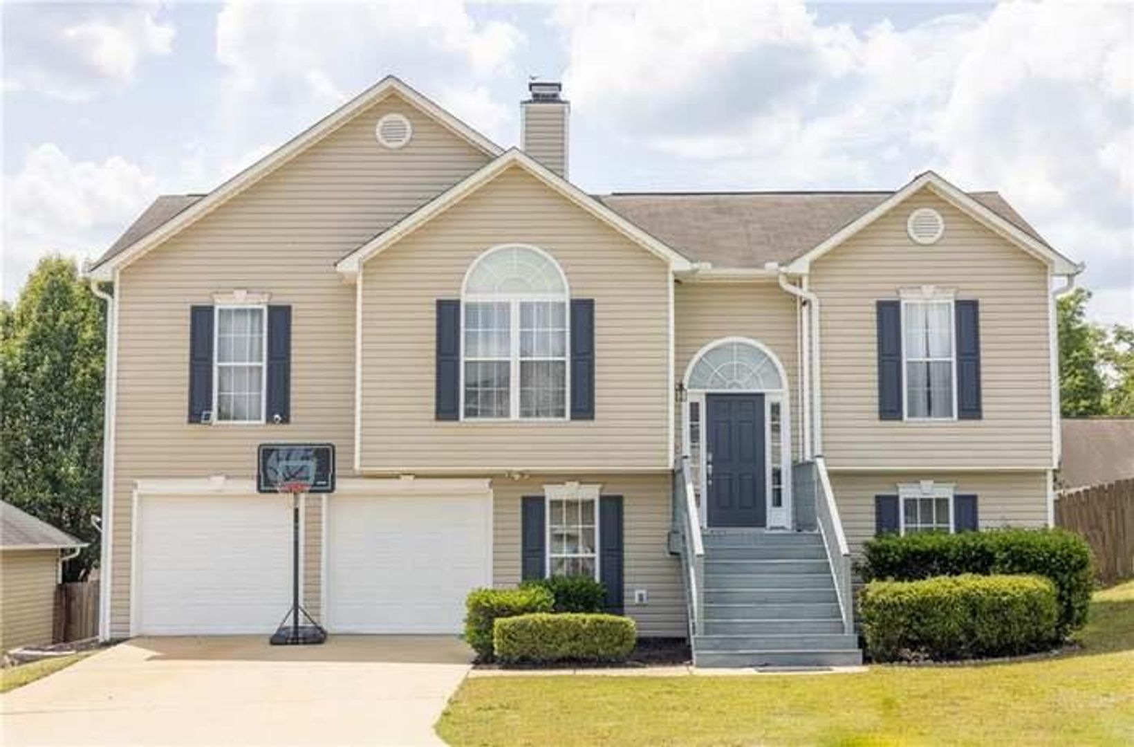 Phenix City House: 2907 Gatewood Drive