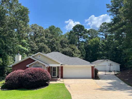 Harris County-Near I-185, 3 Bedrooms and 2 Full Baths plus 2000 sq ft shop