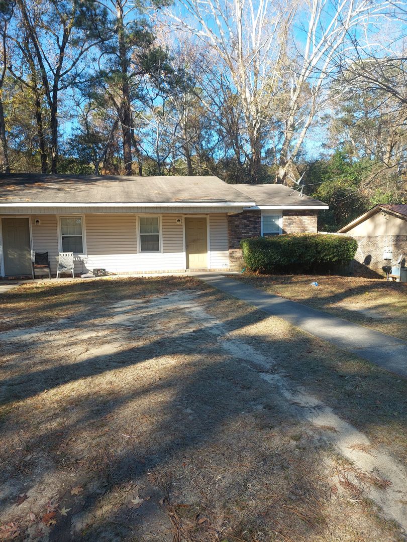 Phenix City House: 1015 12th Ave  Unit B