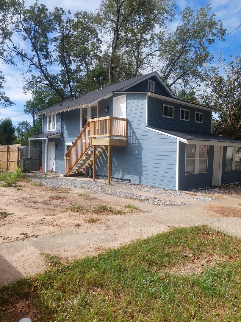 Columbus House: 1308 32nd Street Unit B