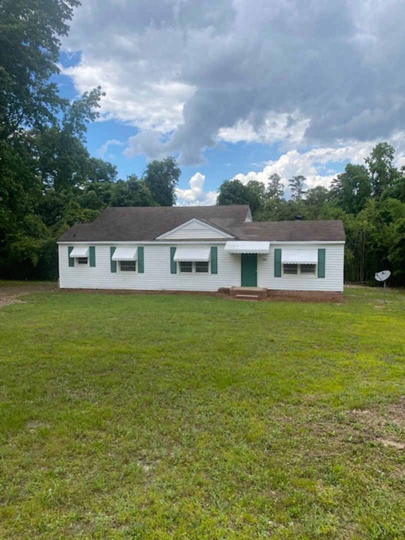 Columbus House: 4329 Old Macon Rd.