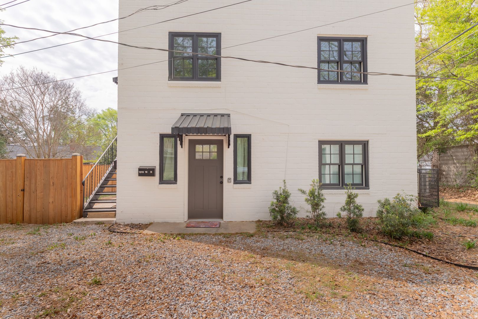 Columbus Apartment: 1519 16th Ave