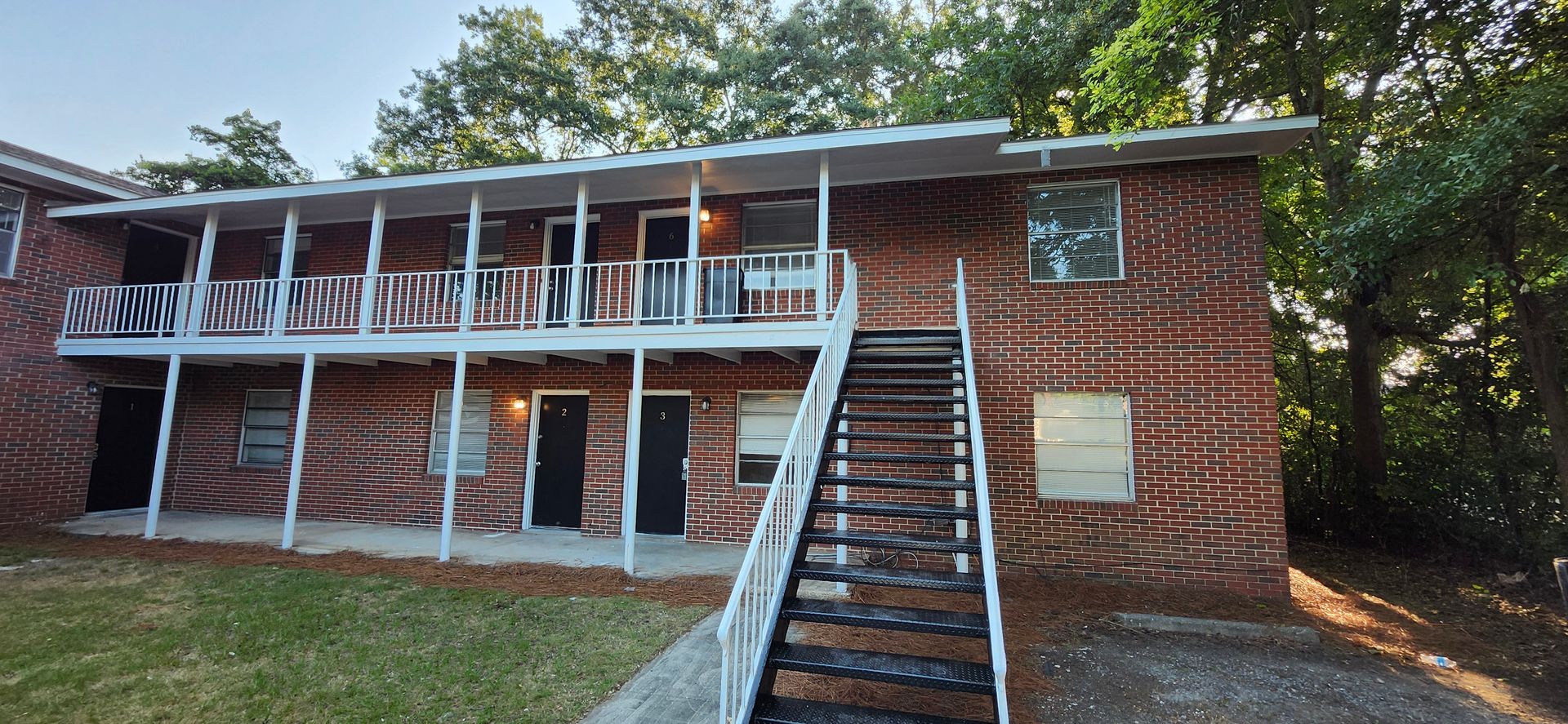 Columbus Apartment: 1234 Peacock Ave