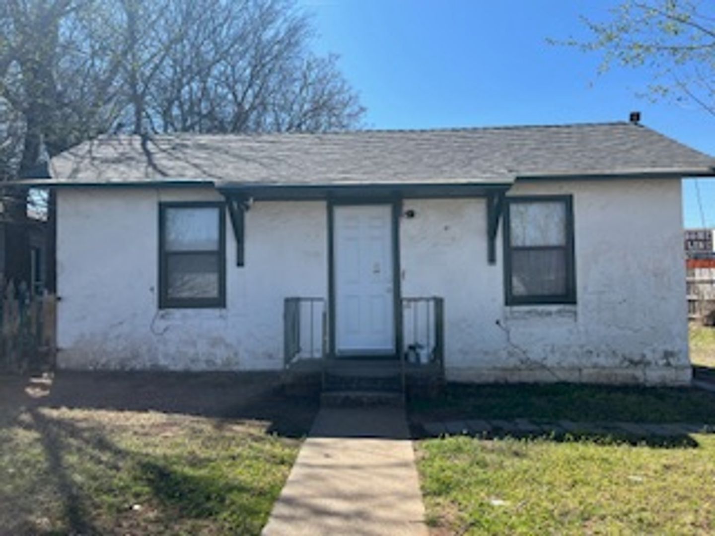 Lawton House: 2006 NW Floyd Ave