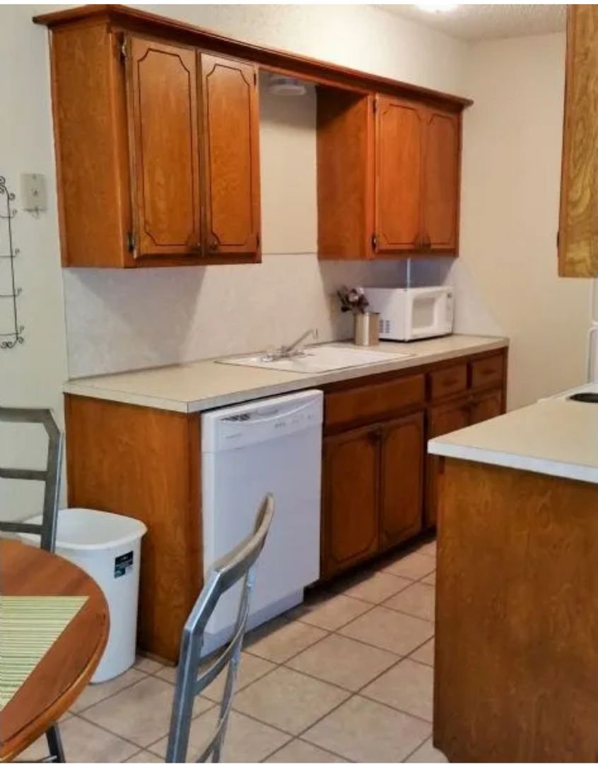 Lawton Apartment: 6405 NW Oak