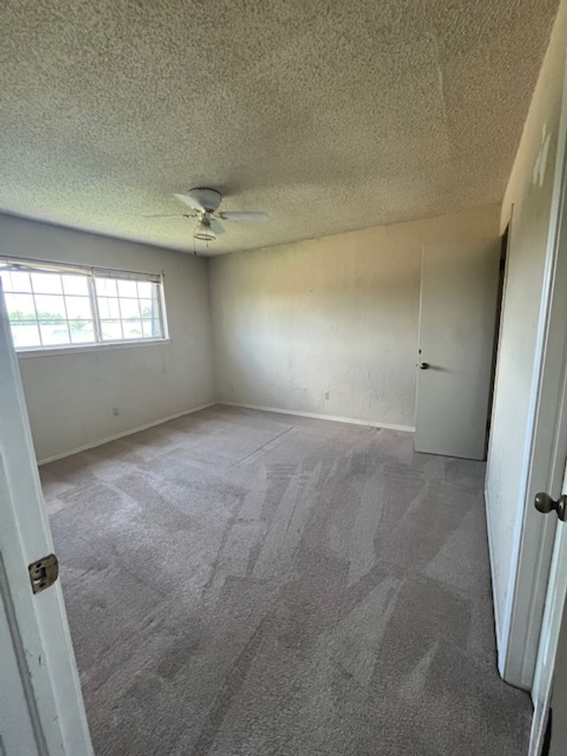Lawton Apartment: 6405 NW Oak