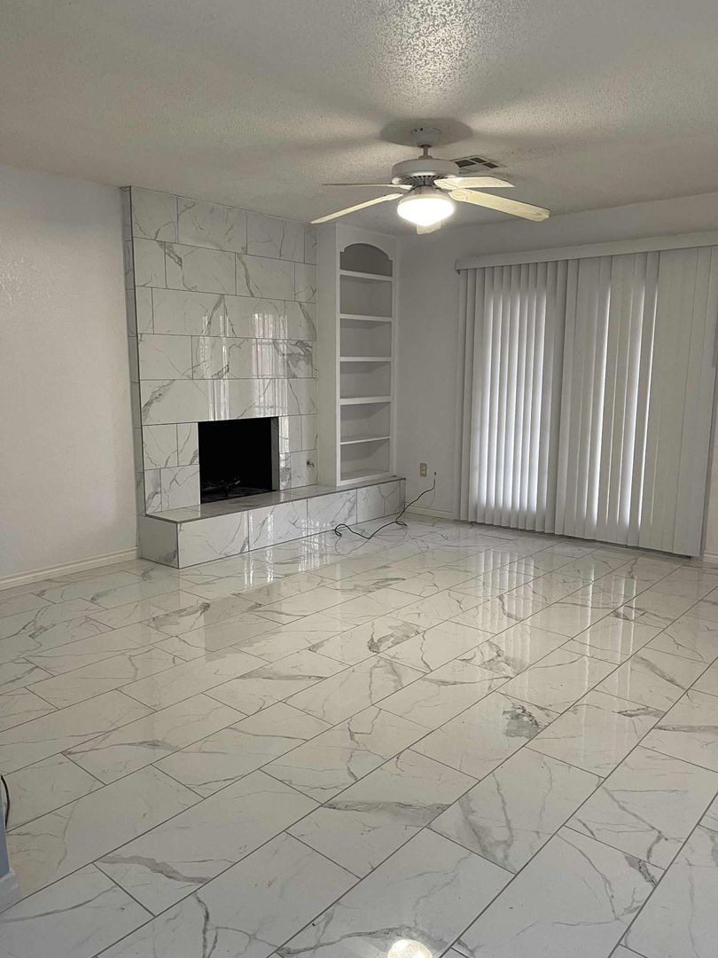 Lawton House: 327 NE Skyline Circle