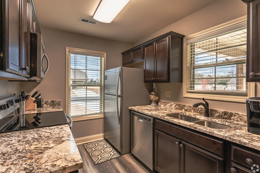 Chandler Reserve Club Single-Level 2 Bedroom/2 Bath Townhouse w/Carport – photo 1