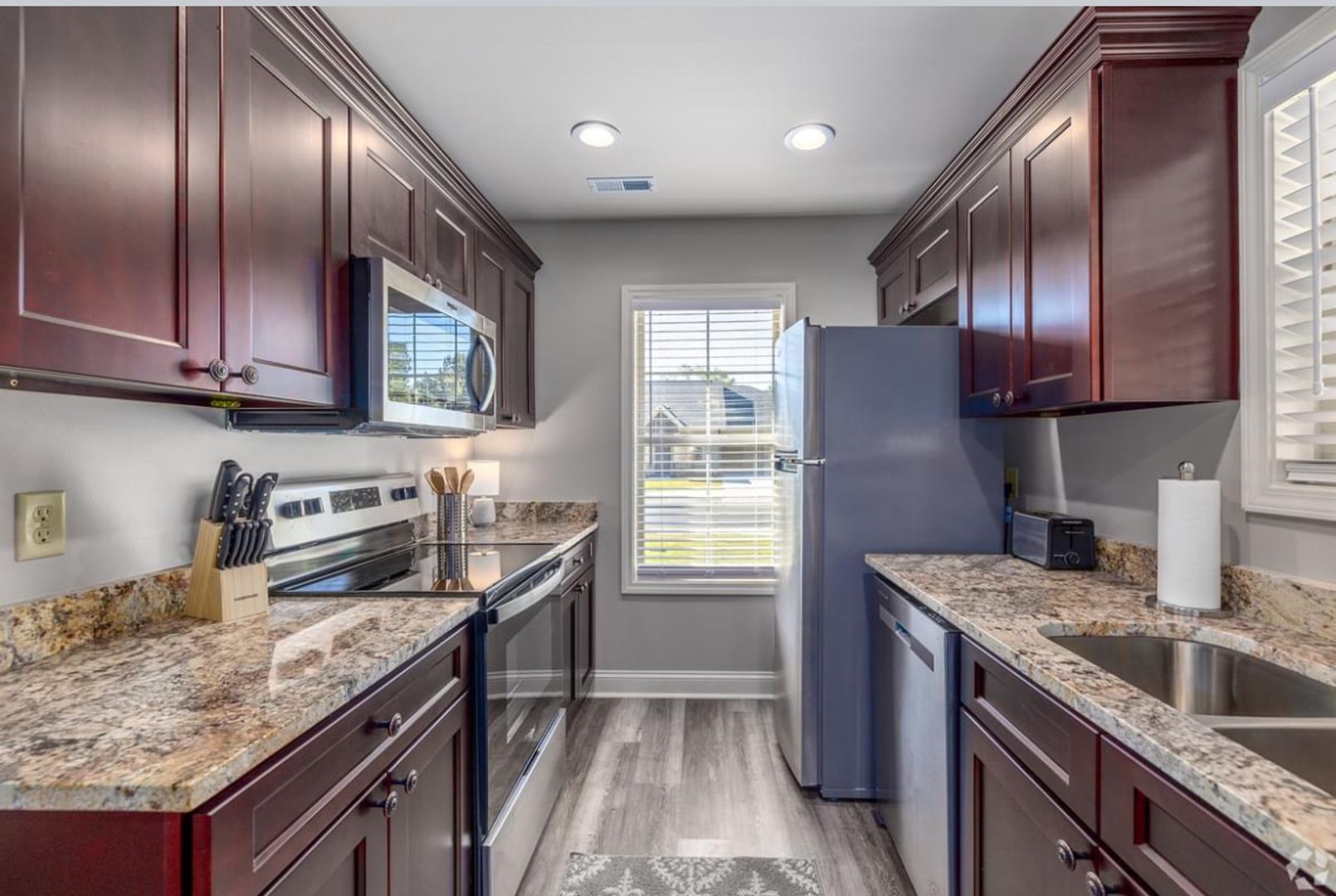 Hartsville Townhome: 1009 Fourteenth Street