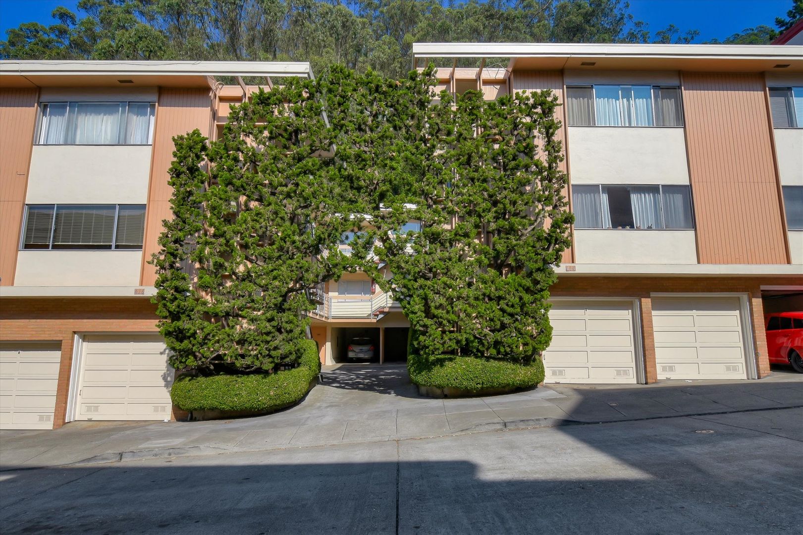 San Francisco Apartment: 414-416 Warren Drive