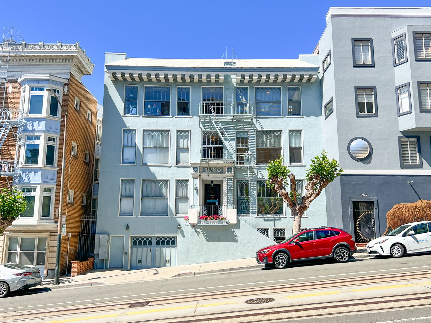 San Francisco Apartment: 1260 California Street