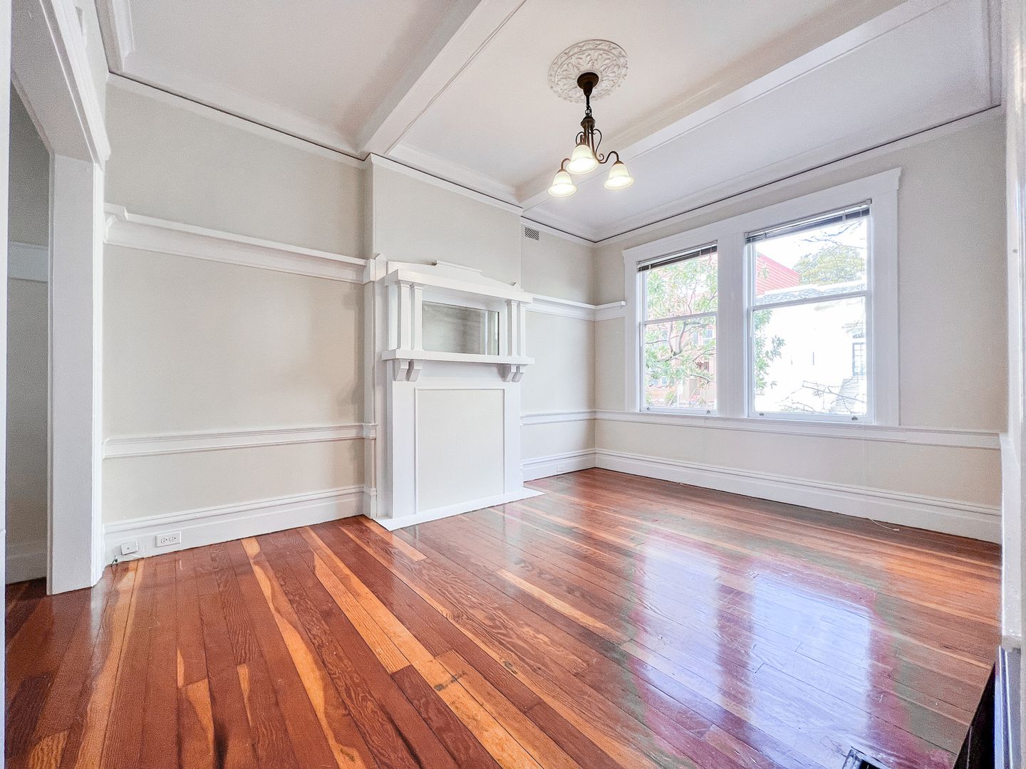 San Francisco Apartment: 1048-1052 Sanchez Street  & 401-403 Elizabeth Street