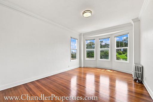 Stunning One-Bedroom with Alamo Square Park Views | Eat-in Kitchen | Corner Unit – photo 1