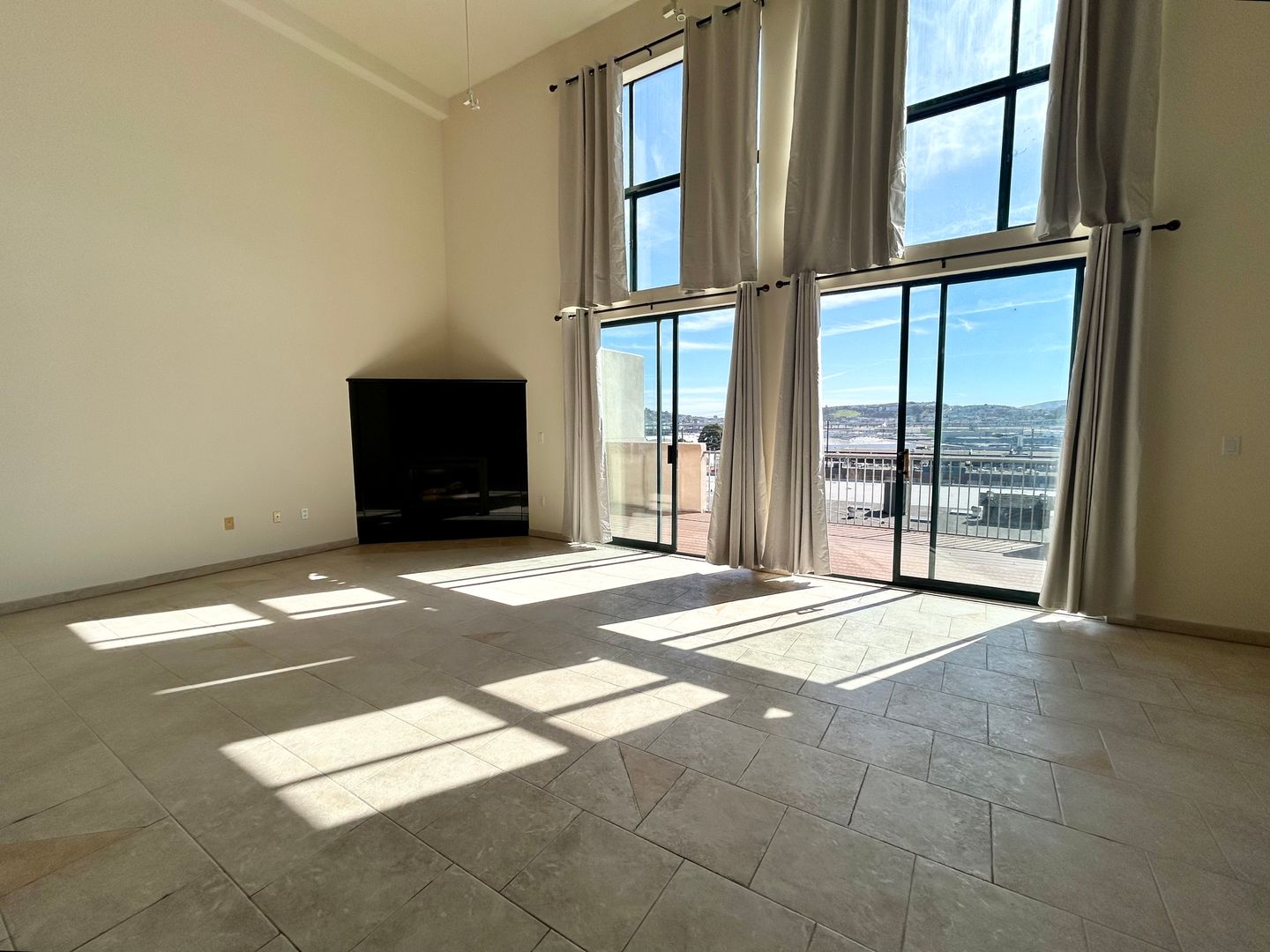 San Francisco Apartment: 2121 26th Street