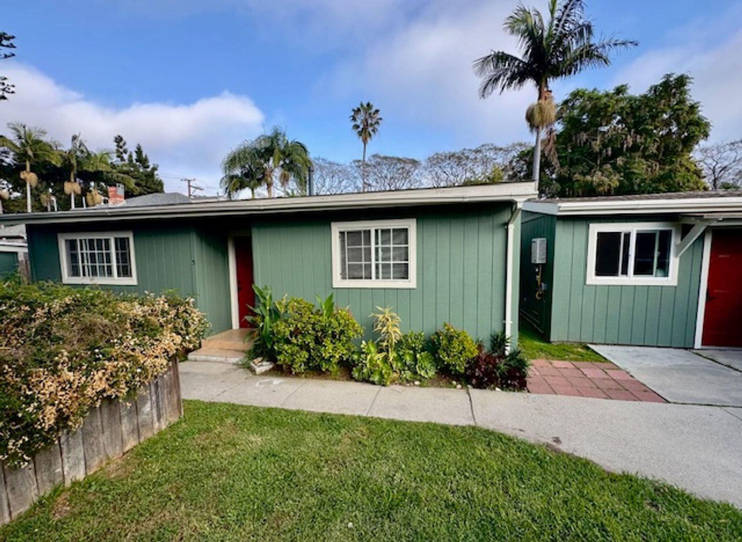 Santa Barbara Apartment: 711 De La Vina