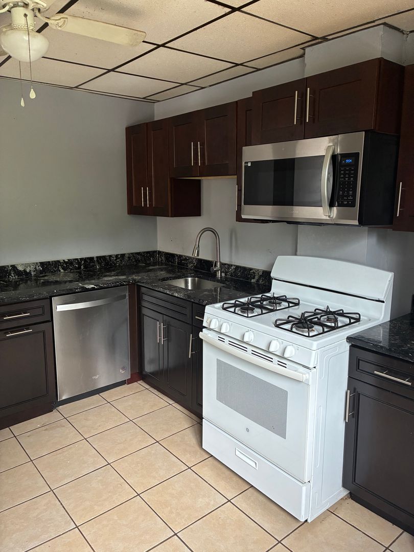 Pittburgh Apartment: 3021 Ashlyn St