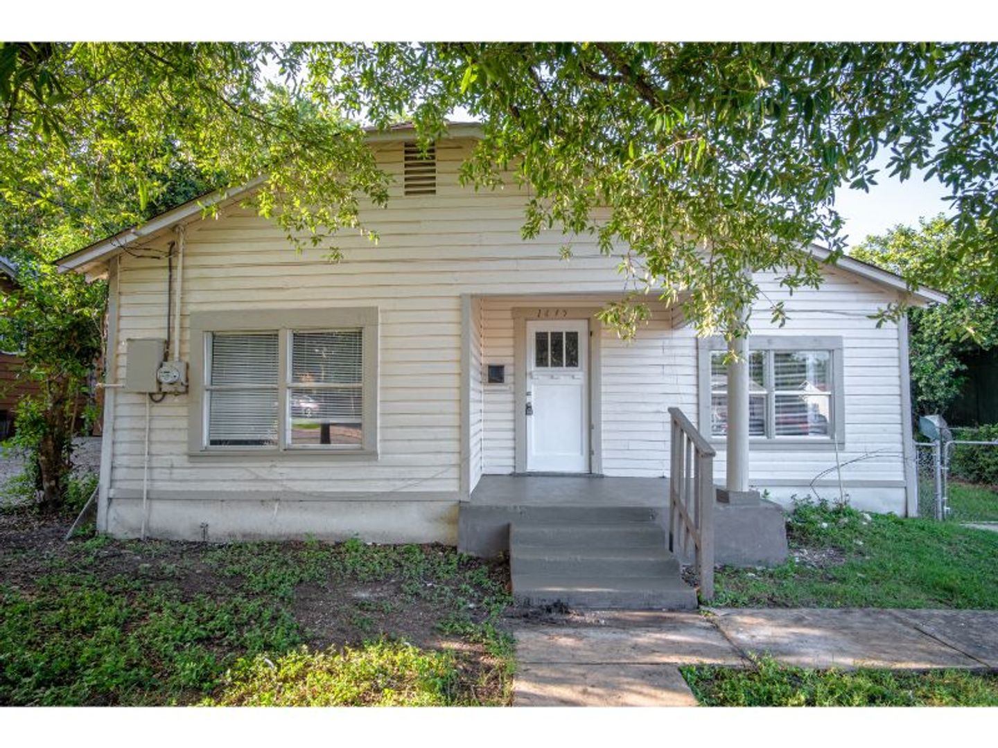 San Antonio House: 1435 Gibbs