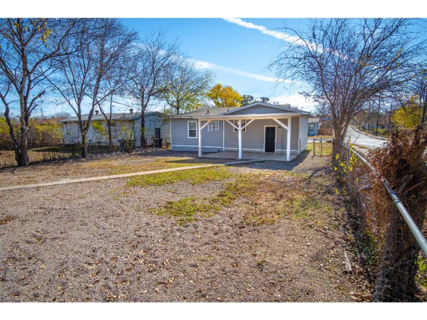 San Antonio House: 1003 Poinsettia