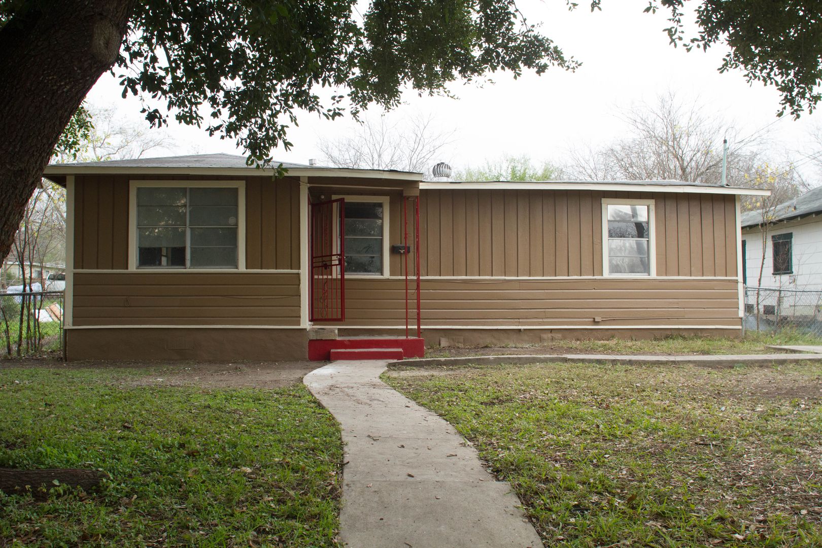 San Antonio House: 512 S Monumental Street