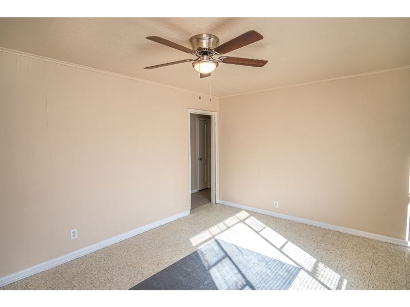 San Antonio House: 1003 Poinsettia