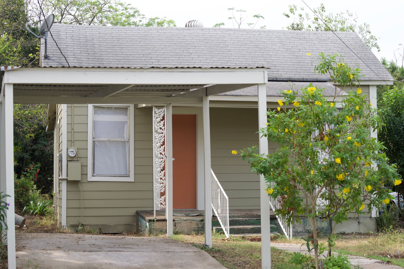 San Antonio House: 521 S Polaris