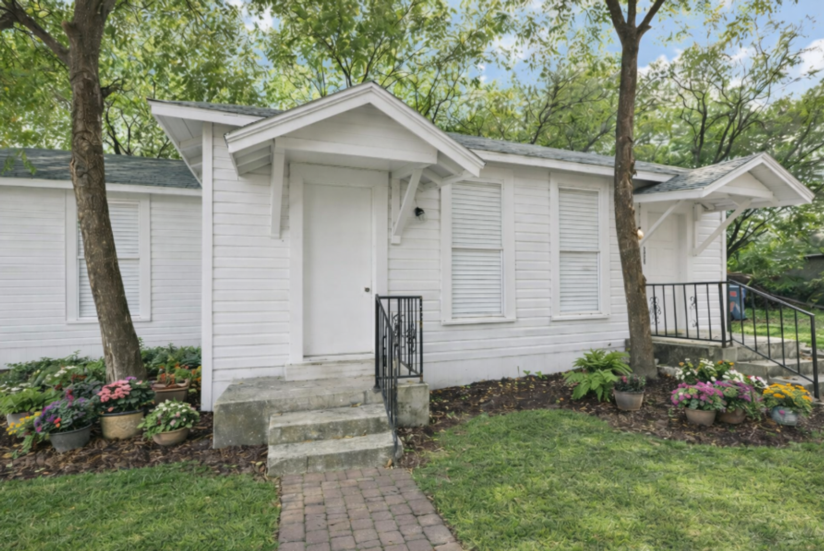 San Antonio Apartment: 113 S Olive St