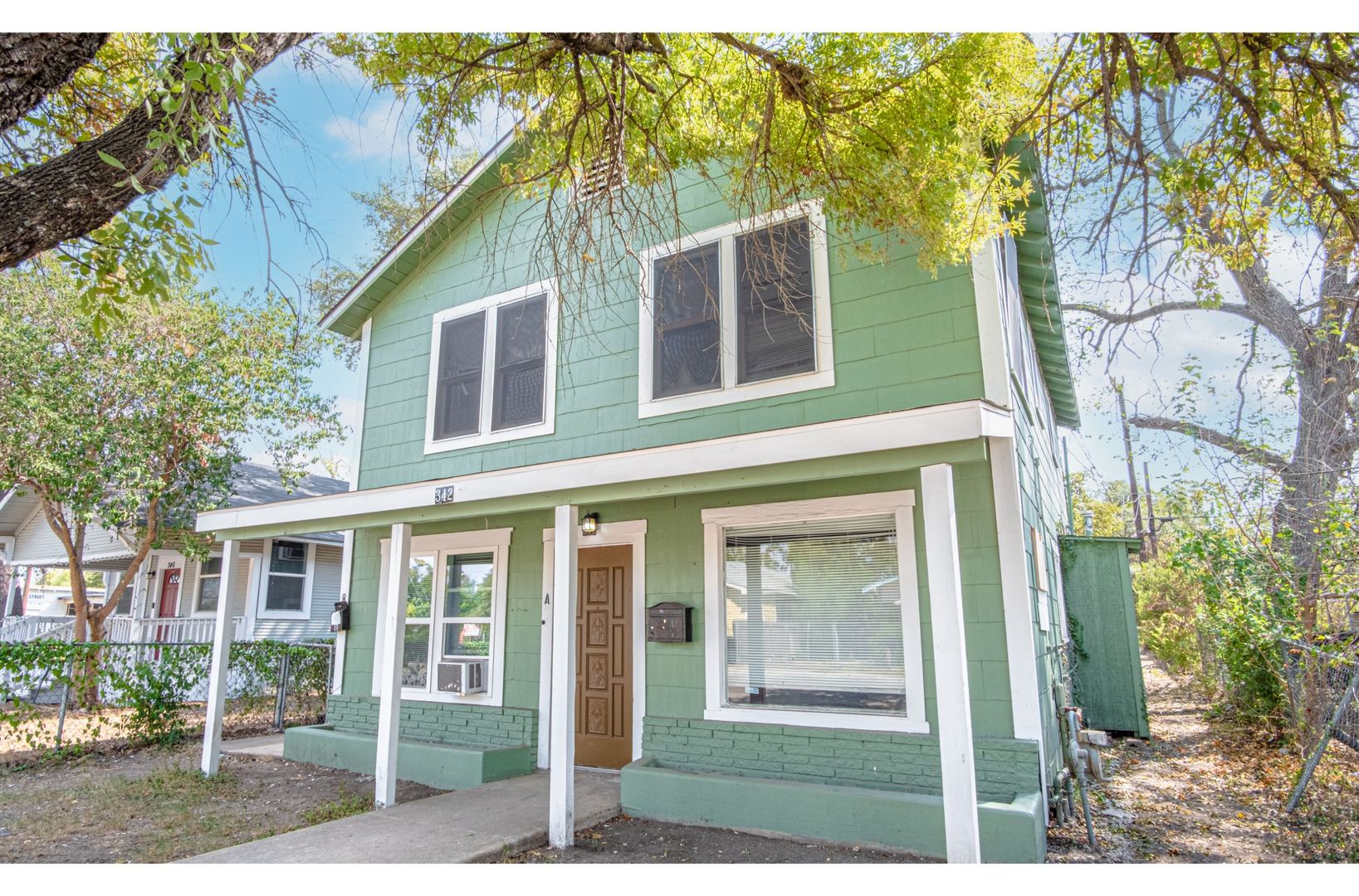 San Antonio Apartment: 342 Vine St