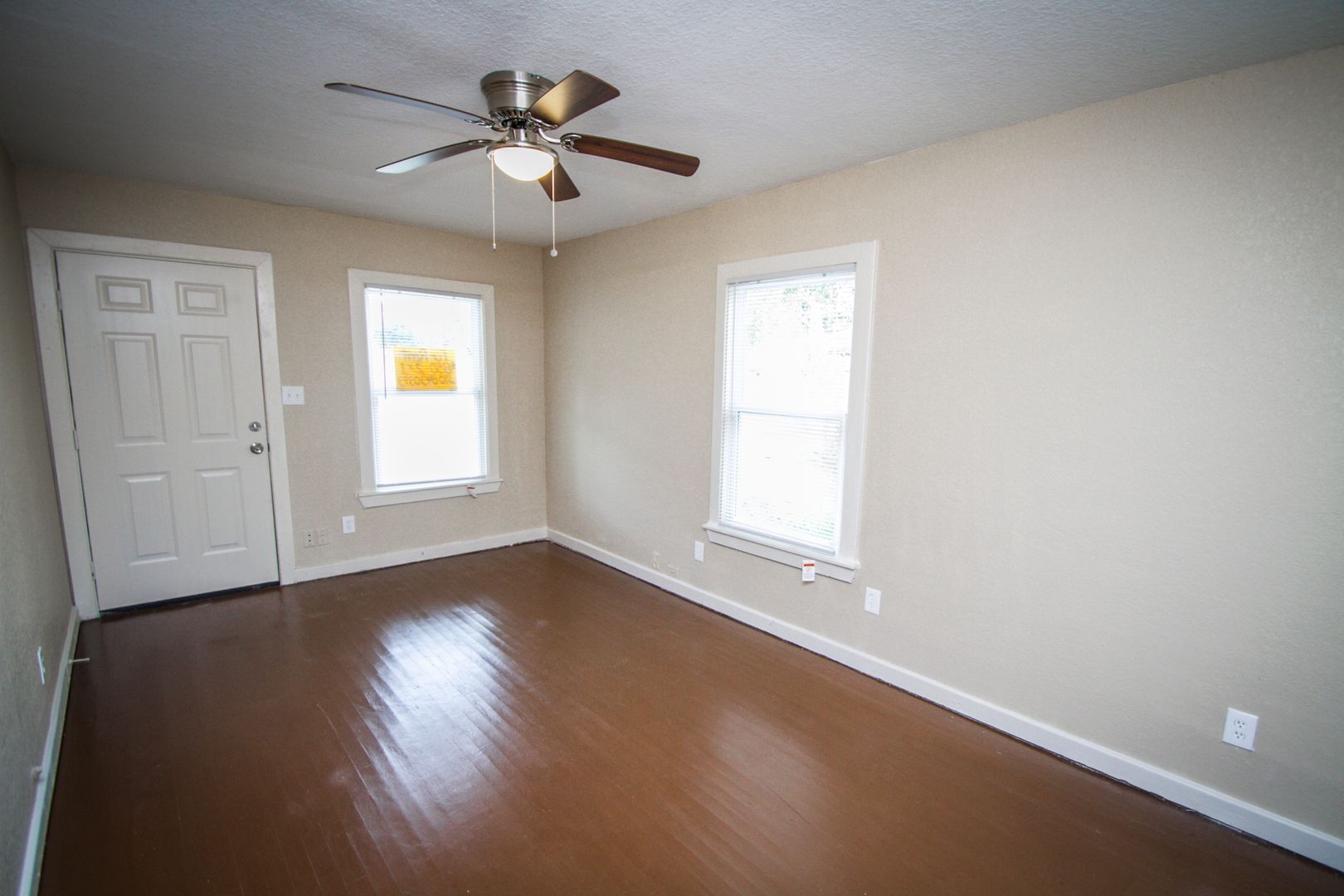 San Antonio Apartment: 934 Poinsettia