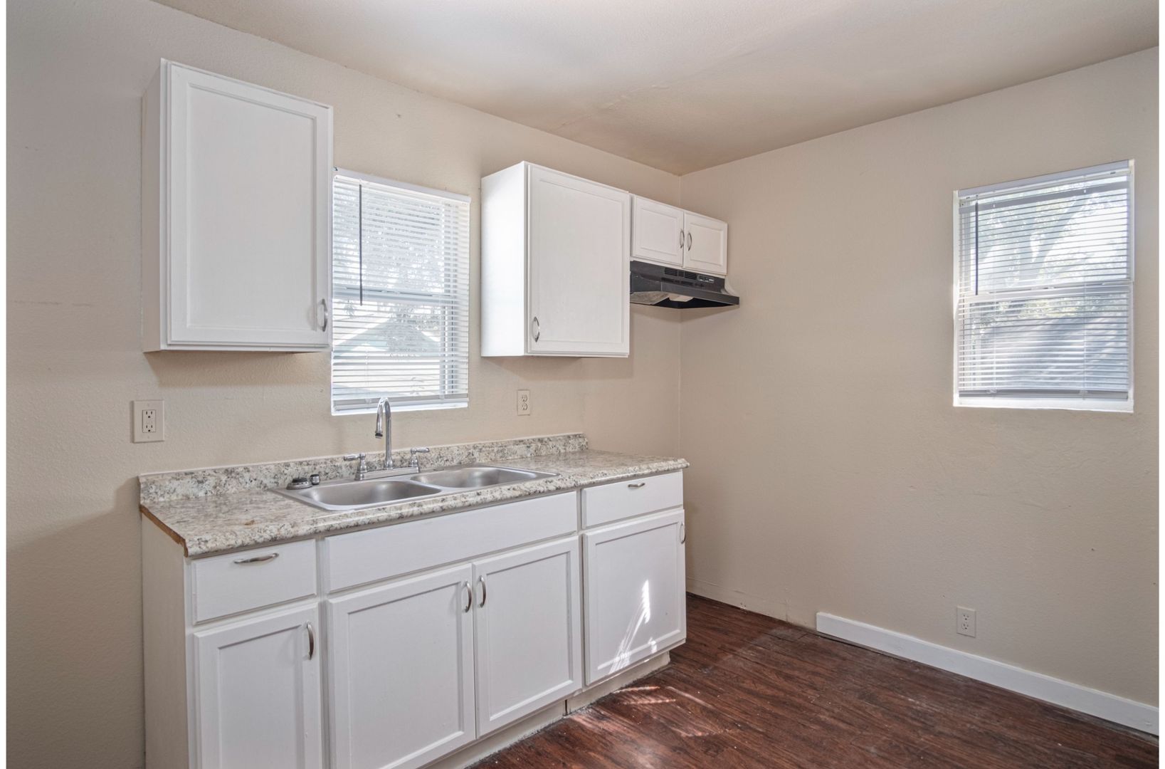 San Antonio Apartment: 526 Cooper