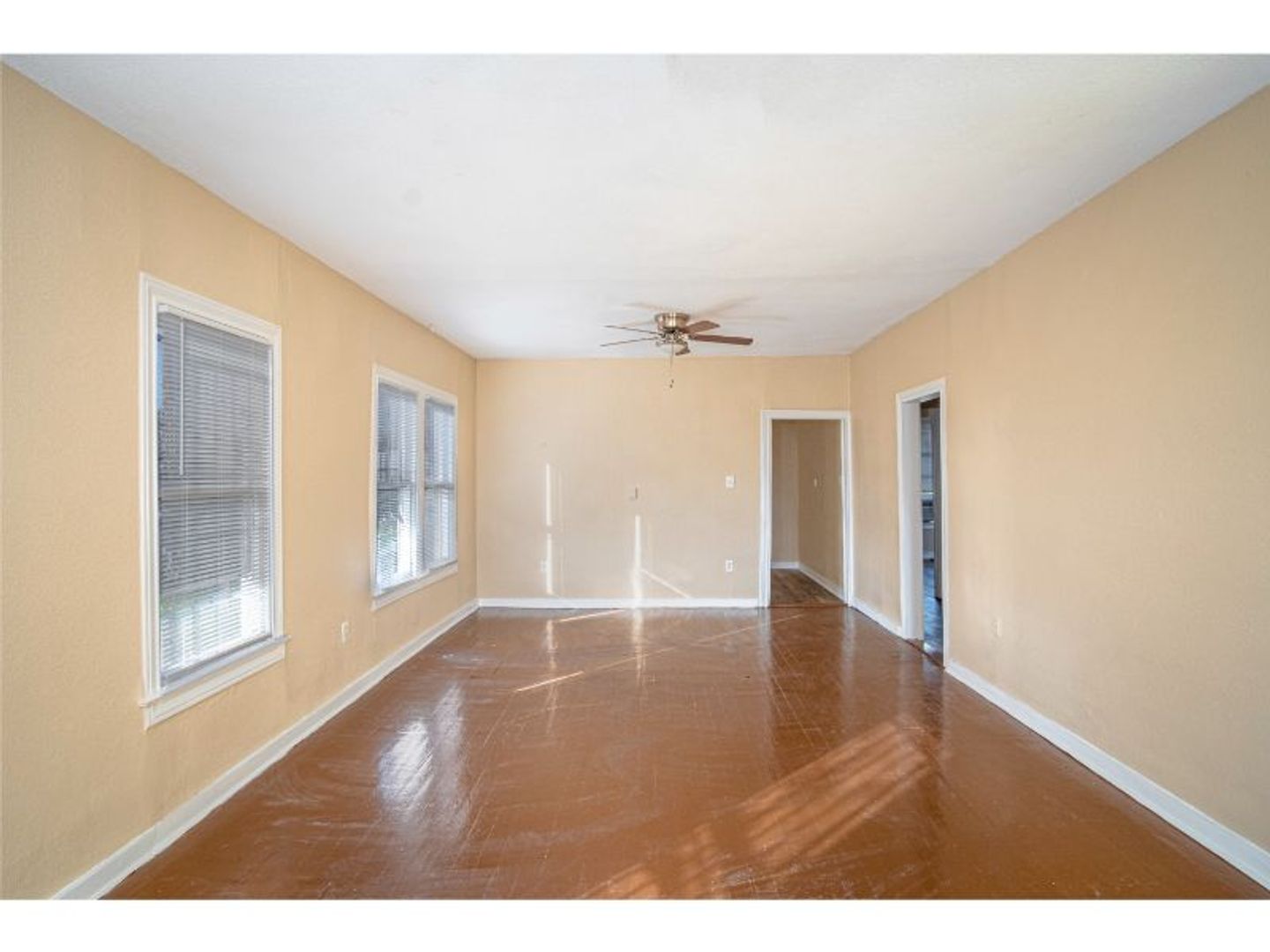 San Antonio Apartment: 907 Iowa St