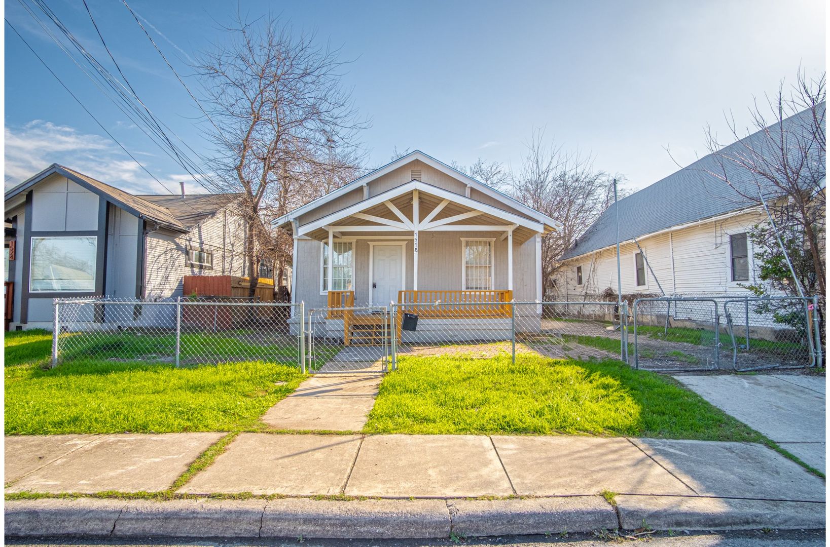 San Antonio House: 1518 Burnet St