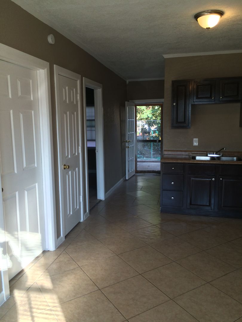 San Antonio Apartment: 203 Gorman