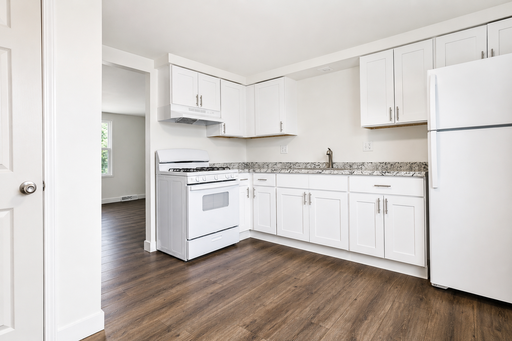 Coachlight Village 2BR/1BA Apartment – photo 1