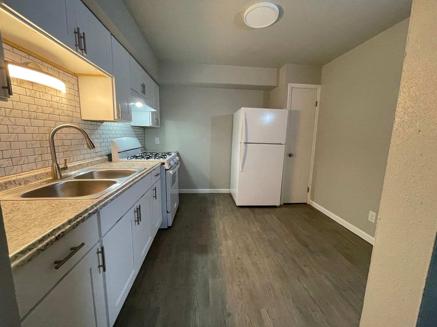 Oshkosh Apartment: 811 Greenwood Court