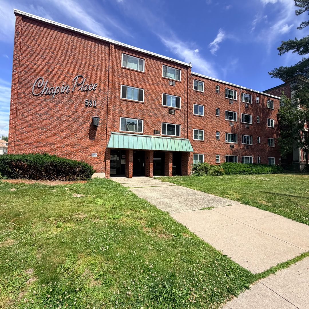 HARTFORD Apartment: 590 WETHERSFIELD AVE